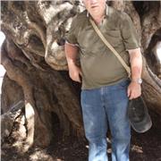 Arquitecto, profesor de dibujo, geometría descriptiva, pintura al oleo